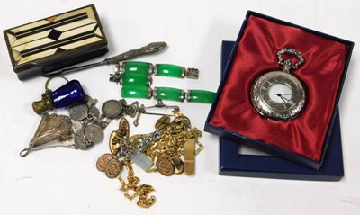 Lot 2275 - Assorted costume jewellery, including...