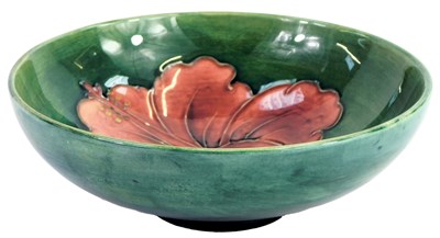 Lot 37 - A Moorcroft pottery bowl decorated in the...