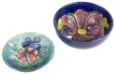 Lot 44 - A Moorcroft pottery bowl decorated in the...