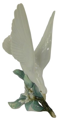 Lot 168 - A Lladro porcelain figure, modelled as a dove...