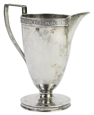 Lot 363 - A George V silver cream jug, of cylindrical...