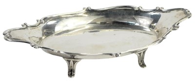 Lot 367 - An Edward VII silver dish, of oval form with a...