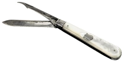 Lot 464 - A George V silver and mother of pearl twin...