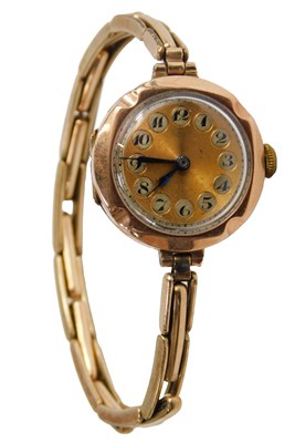 Lot 478 - An early 20thC lady's 9ct gold wristwatch, the...