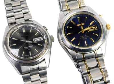 Lot 494 - A Seiko stainless steel cased gentleman's...