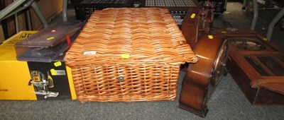 Lot 2140 - A group of clocks, comprising an oak cased...