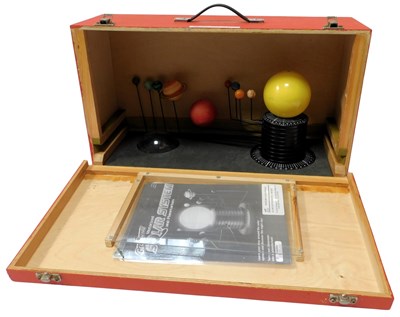 Lot 490 - A Geosafari motorised solar system and...