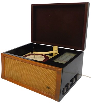 Lot 519 - A GEC table auto radiogram, model number...