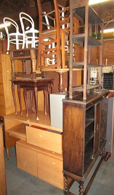 Lot 1066 - A group of furniture, including an occasional...