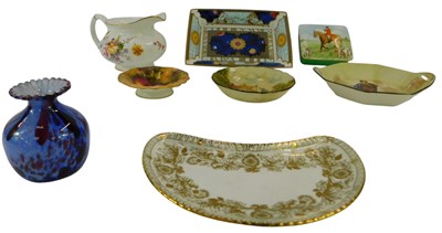 Lot 555 - A group of ceramics, to include a Royal...