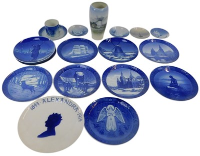 Lot 569 - A group of Royal Copenhagen porcelain, to...