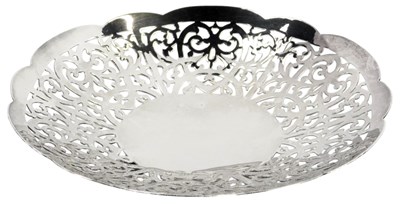 Lot 618 - An Elizabeth II silver dish, of circular...