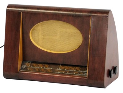 Lot 658 - A HMV His Master's Voice model 1122 valve...