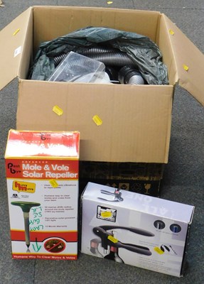 Lot 2143 - Household items, including a Russell Hobbs...