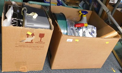 Lot 2161 - Household wares, including plastic bowls,...