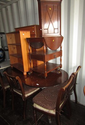 Lot 1093 - A small mahogany veneered corner cabinet, a...