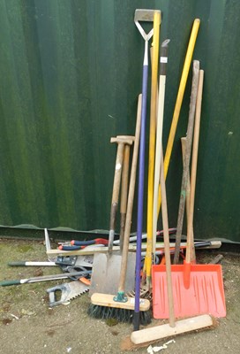 Lot 1129 - Garden tools, including spades, brushes, large...