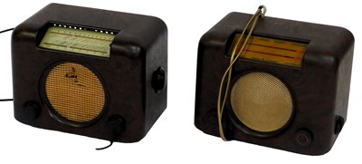 Lot 670A - A Bush Bakelite cased radio, type DAC 90A, and...