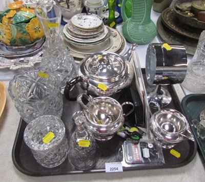 Lot 2254 - A tray containing a stainless steel or plated...