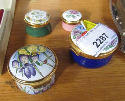 Lot 2287 - Four small circular Crummels and Staffordshire...