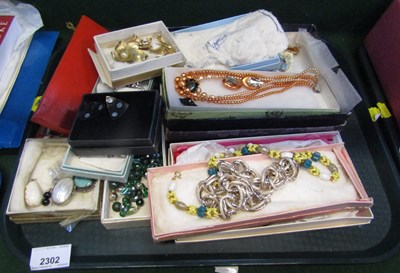 Lot 2302 - Costume jewellery in the form of necklaces,...