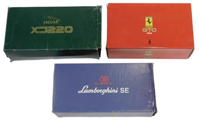 Lot 237 - Diecast vehicles, including a Burago Ferrari...