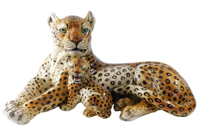 Lot 177 - An Italian Ranzan ceramic of a leopard and her...