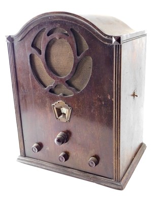 Lot 282 - A KB Art Deco valve radio, in walnut case,...