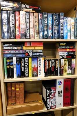 Lot 1649 - A quantity of books, mainly horror, including...