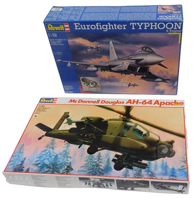 Lot 268 - Revell 1:32 scale model kits, including 04783...