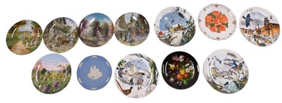 Lot 296 - A quantity of Wedgwood and other collector's...