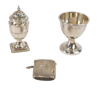 Lot 335 - A George V engraved silver Vesta case, with...