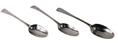 Lot 354 - A George III silver tablespoon, London 1774,...