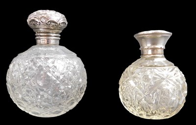 Lot 363 - An Edwardian cut glass globular scent...
