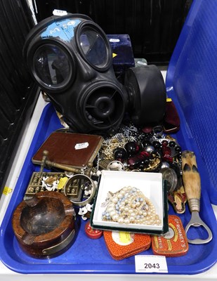 Lot 2043 - Costume jewellery, to include faux pearl...