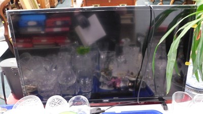 Lot 2181 - A Phillips 32" television, model number...