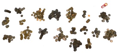 Lot 424 - A large quantity of Victorian pennies, etc.