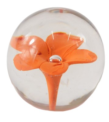 Lot 430 - A Venini Venetian Murano paperweight,...