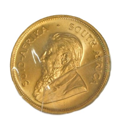 Lot 39 - A 1982 South African Krugerrand, being ONE...