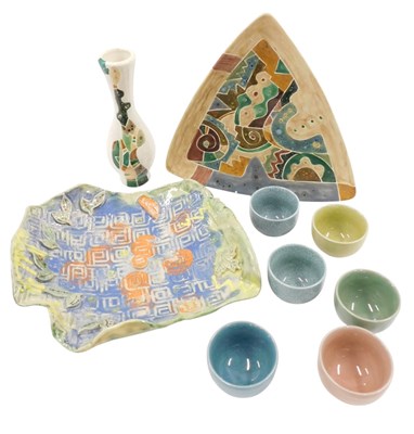 Lot 844 - A quantity of studio pottery.