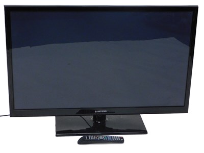 Lot 983 - A Samsung 43" LCD TV, with remote.
