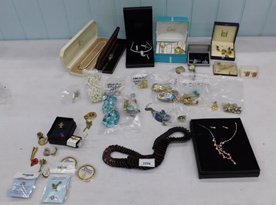 Lot 2208 - A quantity of costume jewellery, dress watches,...