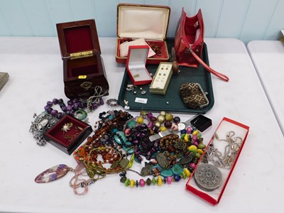 Lot 2211 - A quantity of costume jewellery, to include...
