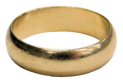 Lot 94 - A 9ct gold wedding band, size T, 5.4g.