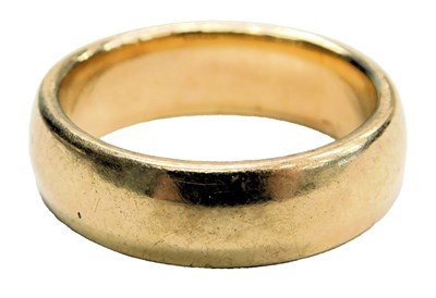 Lot 537 - A 9ct gold wedding band, size O½, 7.4g.