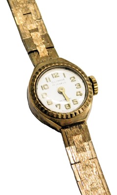 Lot 534 - A 9ct gold cased Summit ladies wristwatch,...