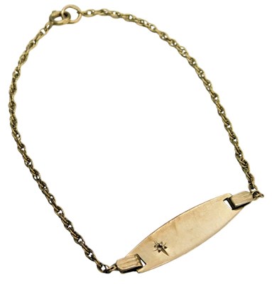 Lot 634 - A 9ct gold identity bracelet, unengraved, 2.1g.