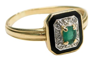 Lot 637 - A gold, emerald, and diamond ring, the canted...