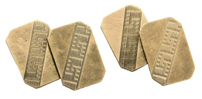 Lot 629 - A pair of 9ct gold chain link cuff links, of...