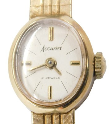 Lot 586 - An Accurist ladies 9ct gold cased wristwatch,...